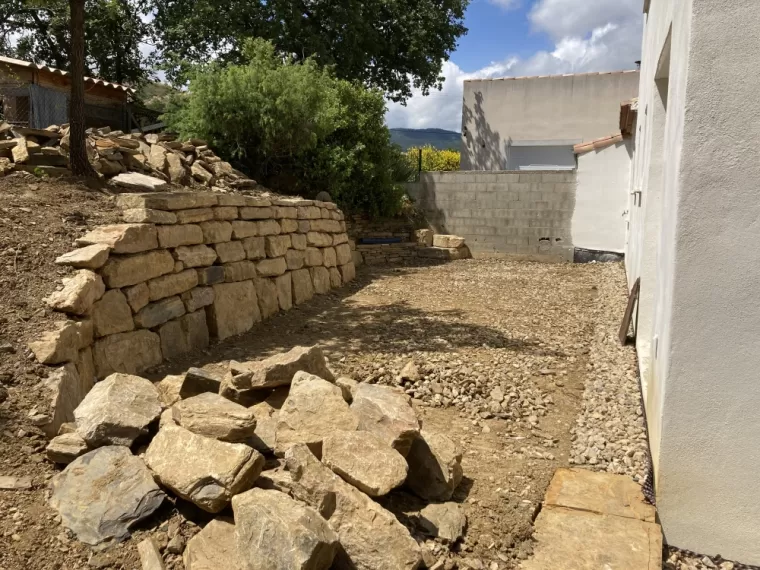 Mur de soutènement en traverses bois, en gabions, en pierres, Clermont-l'Hérault, ABJ ENVIRONNEMENT