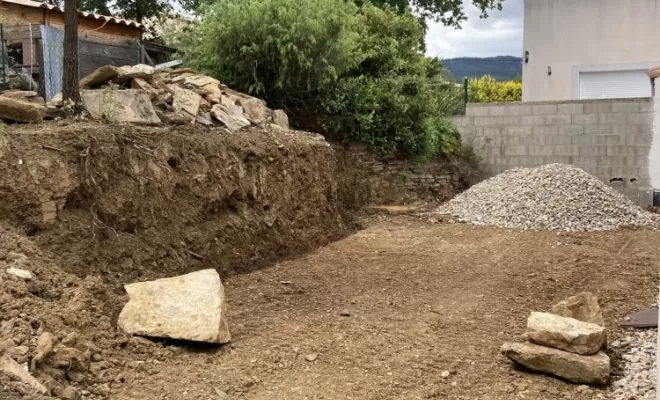 CRÉATION D'UN MUR DE SOUTÈNEMENT EN PIERRES À CLERMONT-L'HÉRAULT, Clermont-l'Hérault, ABJ ENVIRONNEMENT