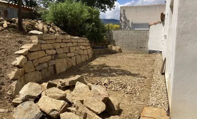 CRÉATION D'UN MUR DE SOUTÈNEMENT EN PIERRES À CLERMONT-L'HÉRAULT, Clermont-l'Hérault, ABJ ENVIRONNEMENT