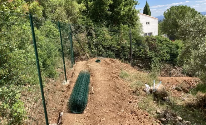 Création d'une clôture "anti sanglier" sur restanques, Clermont-l'Hérault, ABJ ENVIRONNEMENT