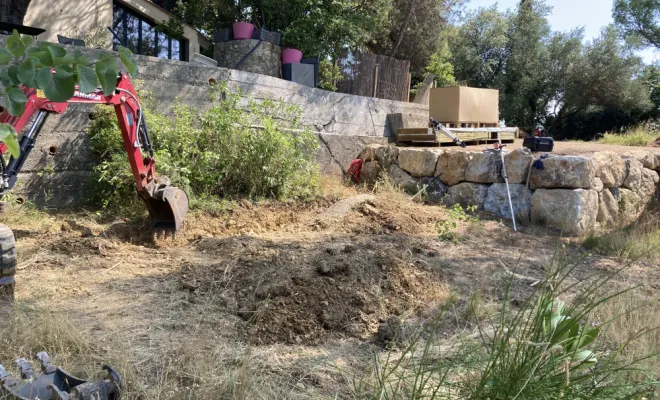 Création d'une plateforme stabilisé pour la pose d'une piscine hors sol à Clermont l'Hérault, Clermont-l'Hérault, ABJ ENVIRONNEMENT