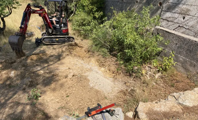 Création d'une plateforme stabilisé pour la pose d'une piscine hors sol à Clermont l'Hérault, Clermont-l'Hérault, ABJ ENVIRONNEMENT