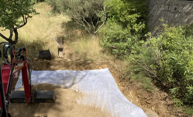 Création d'une plateforme stabilisé pour la pose d'une piscine hors sol à Clermont l'Hérault, Clermont-l'Hérault, ABJ ENVIRONNEMENT