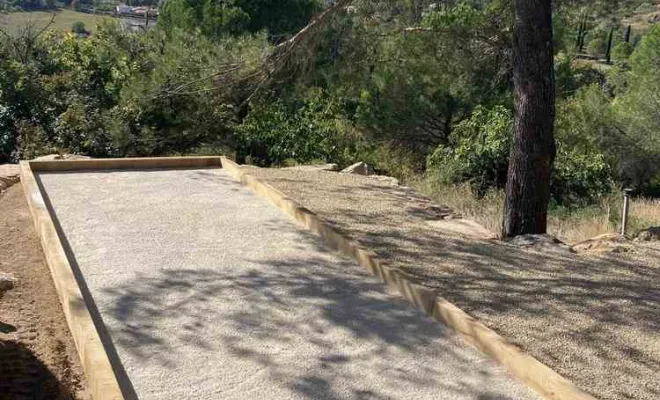 Création d'une terrasse aménagée avec brise-vue à Lodève, Clermont-l'Hérault, ABJ ENVIRONNEMENT